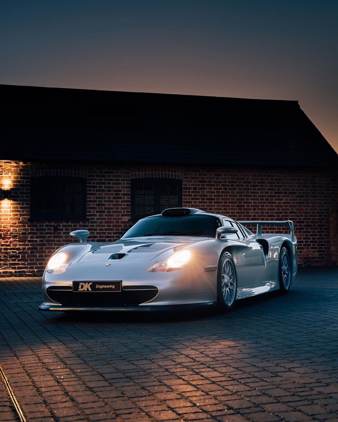 保时捷911gt1的简单介绍